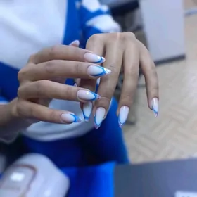 Naraşiwiniýa Dyrnak salon Mani