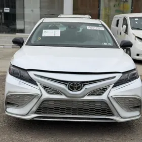 Toyota Camry 2022