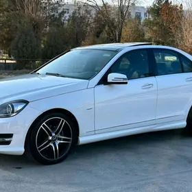Mercedes-Benz C250 2013