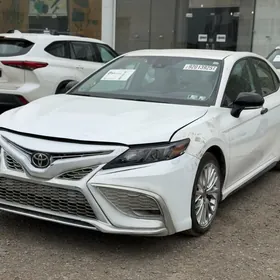 Toyota Camry 2022