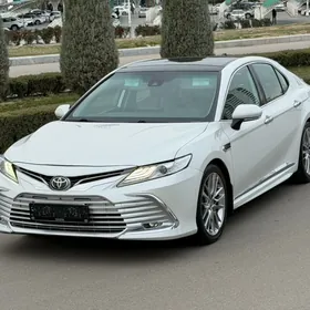 Toyota Camry 2021