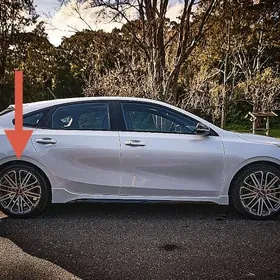 Kia Cerato GT 2022, podkrylnik