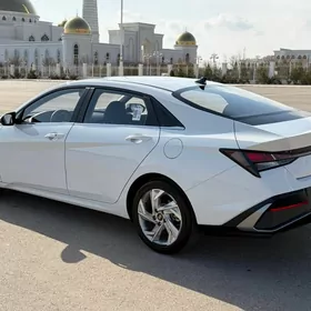 Hyundai Elantra 2025
