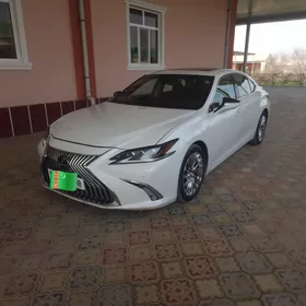 Lexus ES 350 2019