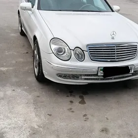 Mercedes-Benz E500 2003