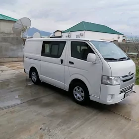 Toyota Hiace 2018