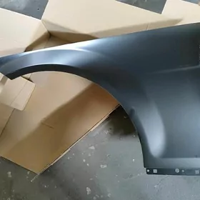 W204 Крыло переднее Mercedes