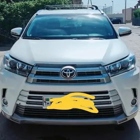 Toyota Highlander 2017