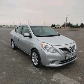 Nissan Versa 2013