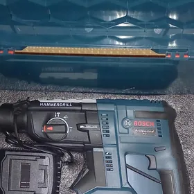 Drel BOSCH batareýli. Дрель.