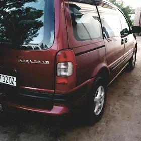Opel Sintra 1999