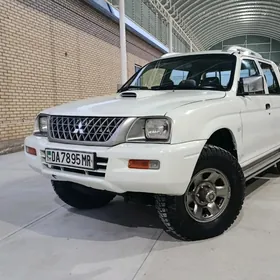 Mitsubishi L200 2002
