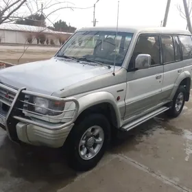 Mitsubishi Pajero 1993