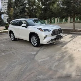 Toyota Highlander 2021