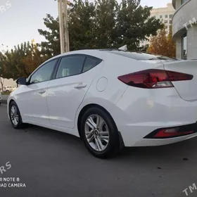 Hyundai Elantra 2020