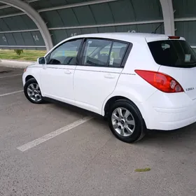 Nissan Versa 2012
