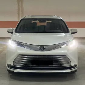 Toyota Sienna 2021