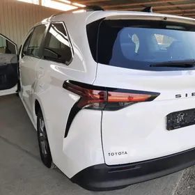Toyota Sienna 2021