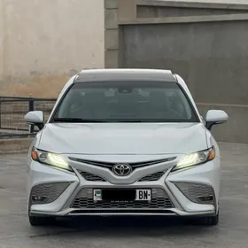 Toyota Camry 2021