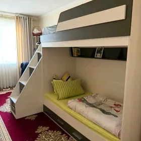 кровать двухъярусная