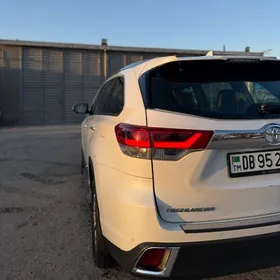 Toyota Highlander 2017