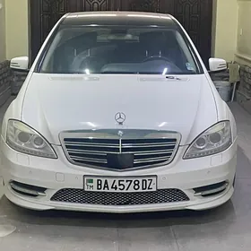 Mercedes-Benz S-Class 2005