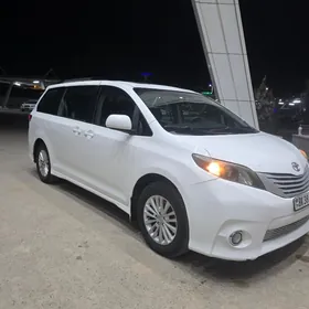 Toyota Sienna 2010