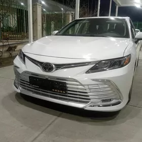 Toyota Camry 2023