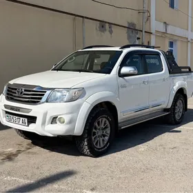 Toyota Hilux 2014