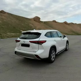 Toyota Highlander 2020
