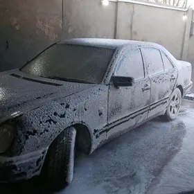 Mercedes-Benz E320 1997