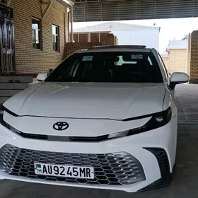 Toyota Camry 2025