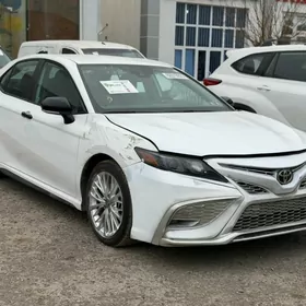 Toyota Camry 2022
