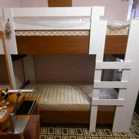 двухъярусная кровать
