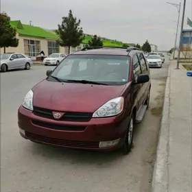 Toyota Sienna 2004
