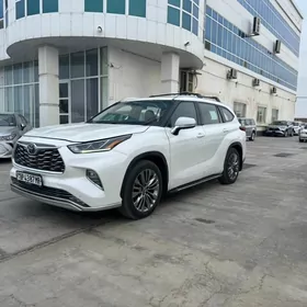 Toyota Highlander 2022