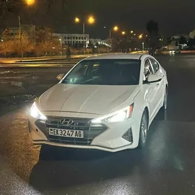 Hyundai Elantra 2020