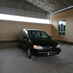 Toyota Sienna 1999