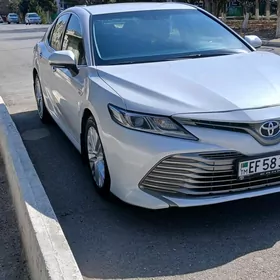 Toyota Camry 2018