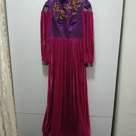 Uçurym gülli pombarh rozywy