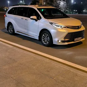 Toyota Sienna 2022
