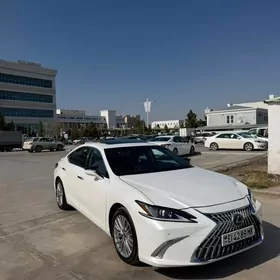 Lexus ES 350 2025