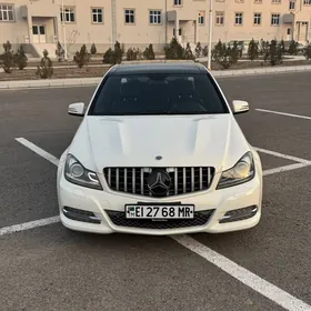 Mercedes-Benz E300 2008