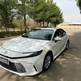 Toyota Camry 2025