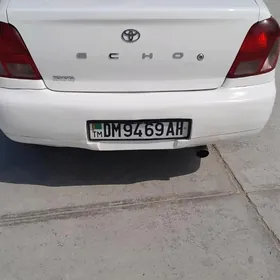 Toyota Echo 2000