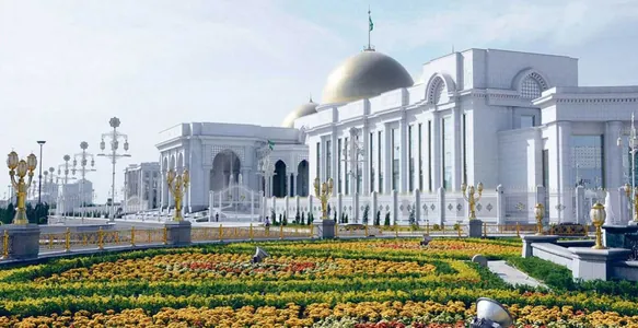 Prezident Serdar Berdimuhamedow türkmen halkyny Gadyr gijesi bilen gutlady