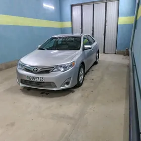 Toyota Camry 2014
