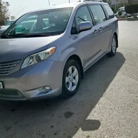 Toyota Sienna 2010
