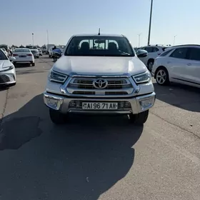 Toyota Hilux 2022