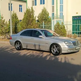 Mercedes-Benz E320 2003